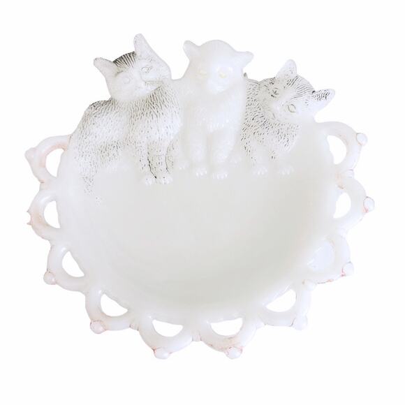 Vintage EAPG Westmoreland Kittens Pressed Milkglass Set of 2 Dishes 6.5” - Picture 7 of 7